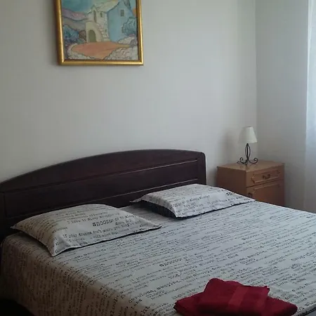 Navi Apartment *